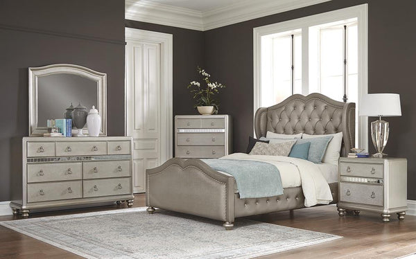 G300823 5pc Queen Bed Set